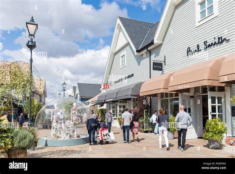 bicester village designer outlet.